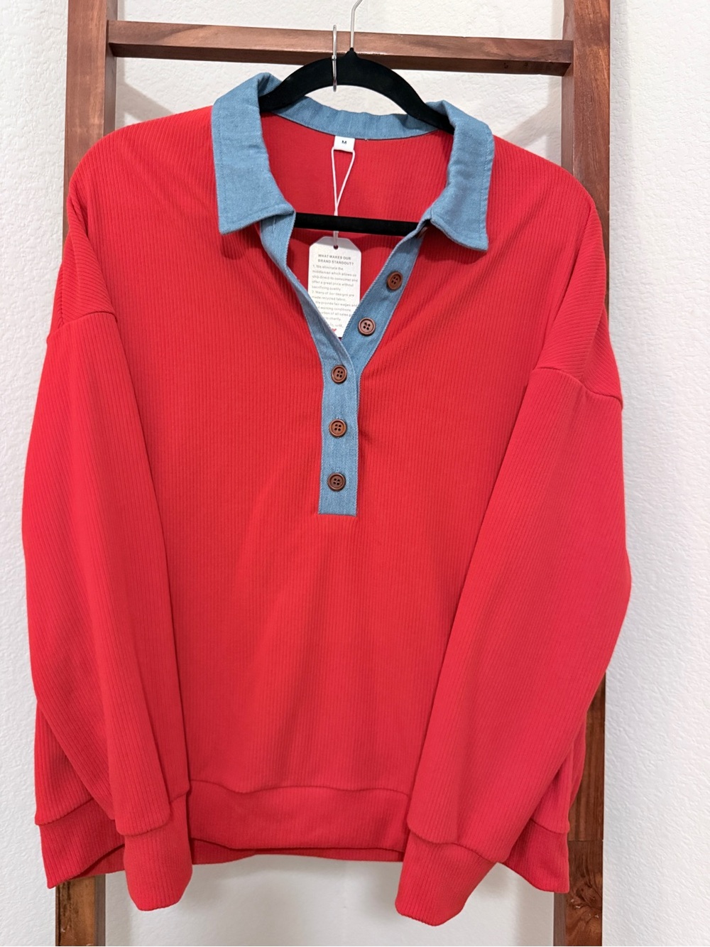 Women's Red V-Neck Pullover with Contrast Blue Collar size M NWT
